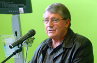 Hon Jim Anderton launches eyeMagic at the South Christchurch Library