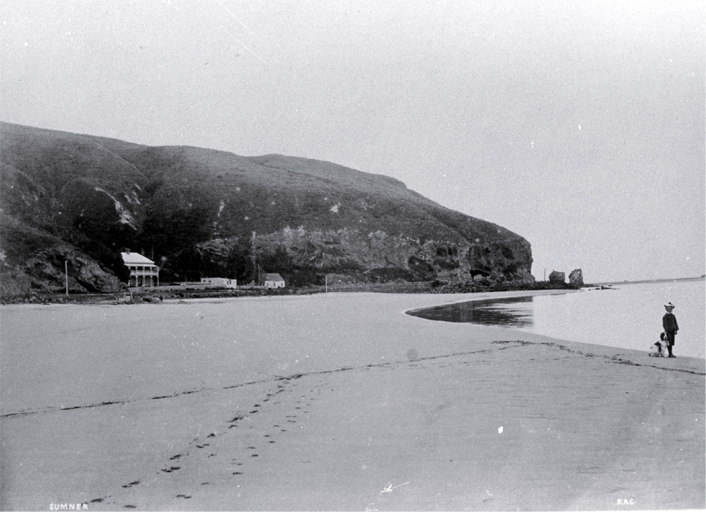 Sumner beach, Clifton Spur and Roger's boarding-house Sumner beach, Clifton Spur and Roger's boarding-house