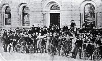 Before Saturday afternoon run, Cathedral Square [ca. 1886]