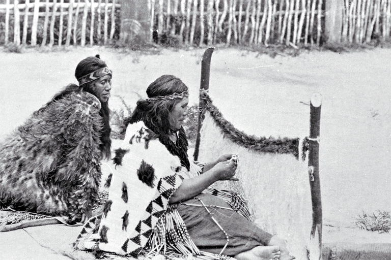 As in ancient days : Maori weavers at work, Rotorua As in ancient days : Maori weavers at work, Rotorua