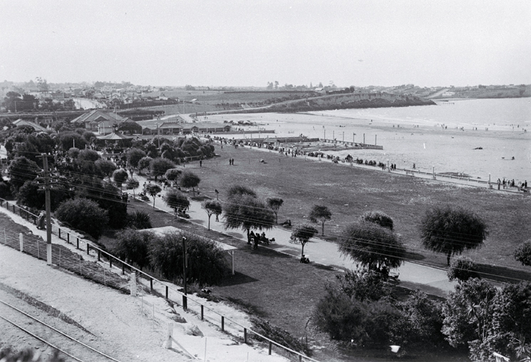In 1877 working parties began cutting away the cliffs to form the lawns and gardens of Caroline Bay, Timaru In 1877 working parties began cutting away the cliffs to form the lawns and gardens of Caroline Bay, Timaru