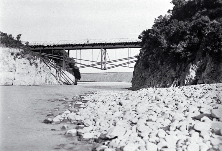 The oldest of a pair of bridges that crosses the Rakaia Gorge The oldest of a pair of bridges that crosses the Rakaia Gorge