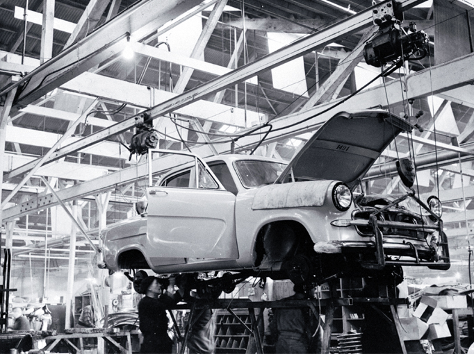 A Standard Vanguard Phase III shown being assembled at the assembly plant in Tuam Street, between Barbadoes and Madras Streets, Christchurch A Standard Vanguard Phase III shown being assembled at the assembly plant in Tuam Street, between Barbadoes and Madras Streets, Christchurch