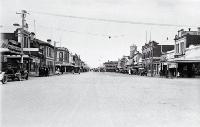 Looking north up Queen Street, Waimate 