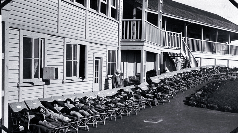 Children lying on stretchers outside the Fresh Air Home, Cashmere Sanatorium, Christchurch Children lying on stretchers outside the Fresh Air Home, Cashmere Sanatorium, Christchurch
