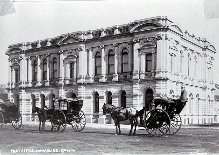 Hansom cabs stand outside the Post Office, Oamaru Hansom cabs stand outside the Post Office, Oamaru