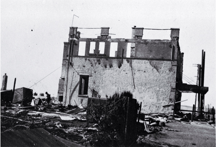 The first Ozone Café after it had been gutted by fire in 1922 The first Ozone Café after it had been gutted by fire in 1922