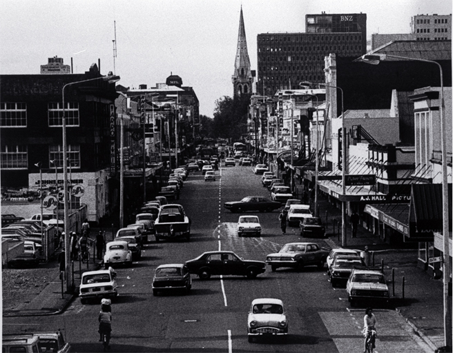 Colombo Street south, looking towards Cathedral Square Colombo Street south, looking towards Cathedral Square