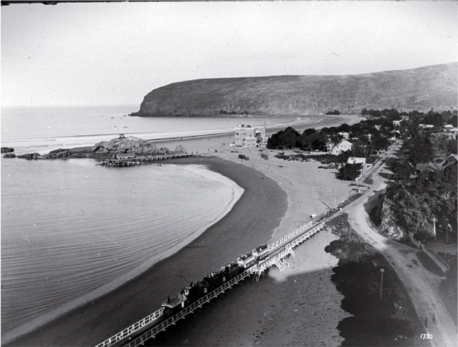 A Kitson steam tram departs from Cave Rock, Sumner A Kitson steam tram departs from Cave Rock, Sumner