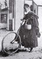 A nurse leaving a sub-depot on her daily round of visits, during the 1918 influenza epidemic, Christchurch