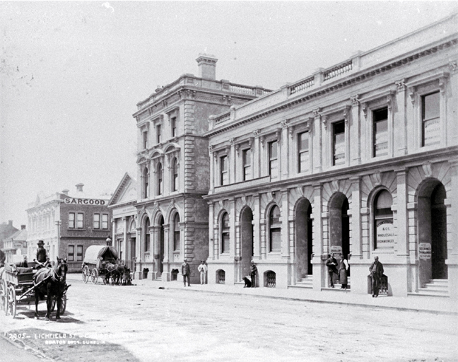 Delivery wagons in Lichfield Street between Colombo and High Streets, Christchurch Delivery wagons in Lichfield Street between Colombo and High Streets, Christchurch