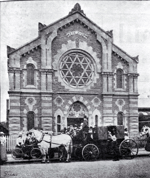 Landau carriages arrive with the wedding party at Beth El Synagogue, Christchurch Landau carriages arrive with the wedding party at Beth El Synagogue, Christchurch