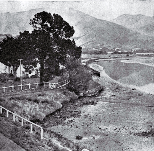 The area near the Heathcote Bridge at the foot of Mount Pleasant, Christchurch The area near the Heathcote Bridge at the foot of Mount Pleasant, Christchurch