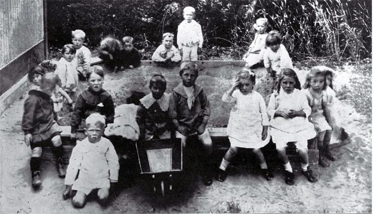 The Montessori system in operation at the Sunbeam Kindergarten at St Albans The Montessori system in operation at the Sunbeam Kindergarten at St Albans