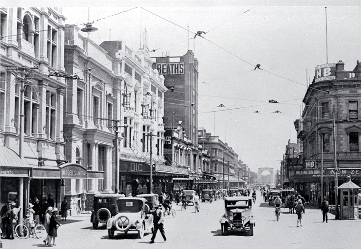 Cashel Street Christchurch, looking west toward the Bridge of Remembrance Cashel Street Christchurch, looking west toward the Bridge of Remembrance