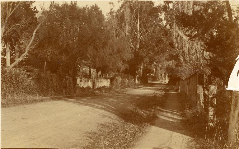 Front gate of “Hillwood” Bridle Path Road, Heathcote Front gate of “Hillwood” Bridle Path Road, Heathcote