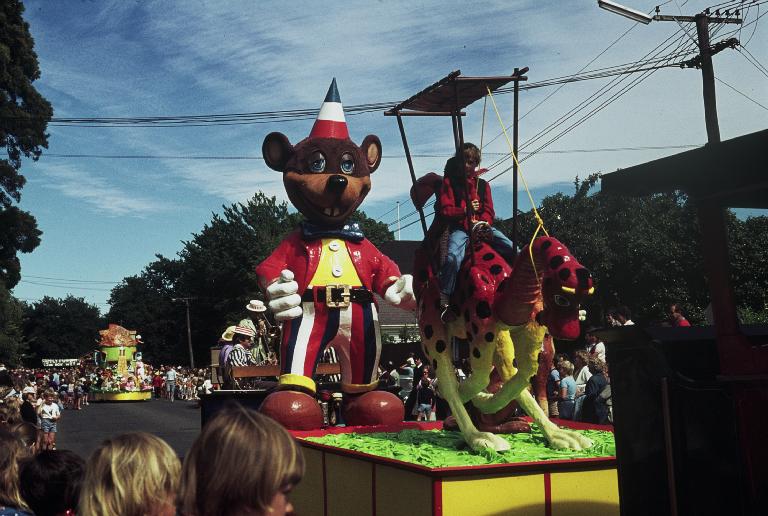 Bear float Bear float