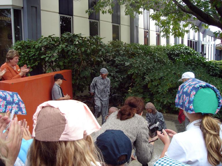 Artwork unveiling Mar07 Artwork unveiling Mar07
