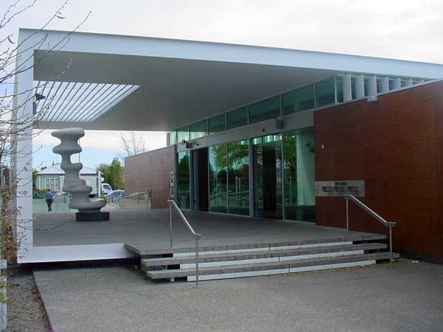 Main entrance to library from back carpark and Riccarton Main entrance to library from back carpark and Riccarton