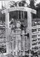 A curious gateway on the main West Coast Road between Inangahua Junction and Reefton