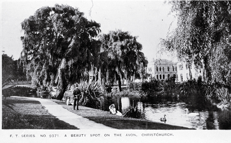 A beauty spot on the River Avon A beauty spot on the River Avon
