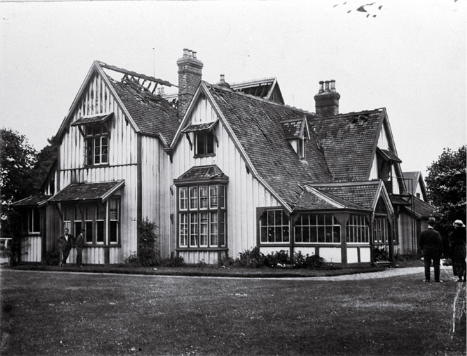 Old Bishopscourt showing damage from the fire that broke out Christmas Eve, 1924 Old Bishopscourt showing damage from the fire that broke out Christmas Eve, 1924