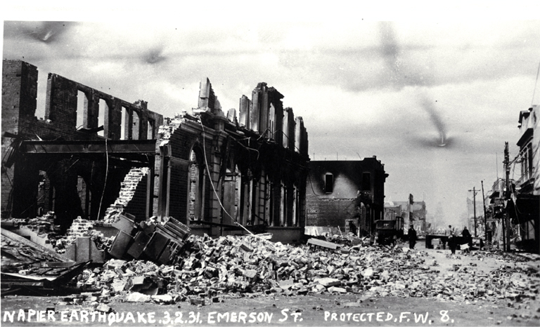 Emerson Street after the Napier earthquake Emerson Street after the Napier earthquake