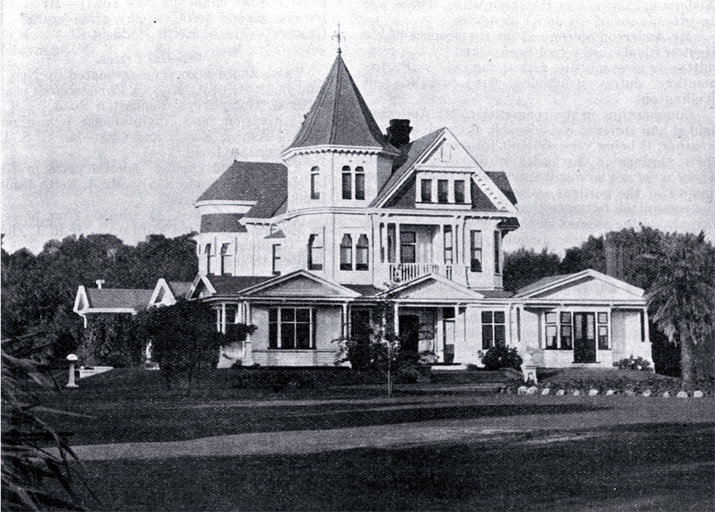 Fitzroy : residence of R.E. McDougall (1860-1942), Papanui Road, Christchurch. Fitzroy : residence of R.E. McDougall (1860-1942), Papanui Road, Christchurch.